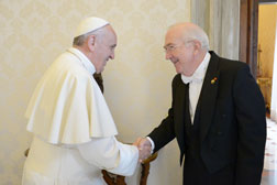 Ambassador Hackett presents his credentials to the Holy Father